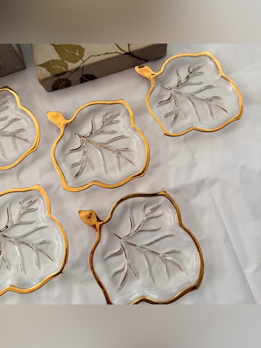 Hazel Atlas Pressed Glass Leaf Trinket Dishes, Vtg Gold Trim In Original L&T Box - Picture 4 of 8